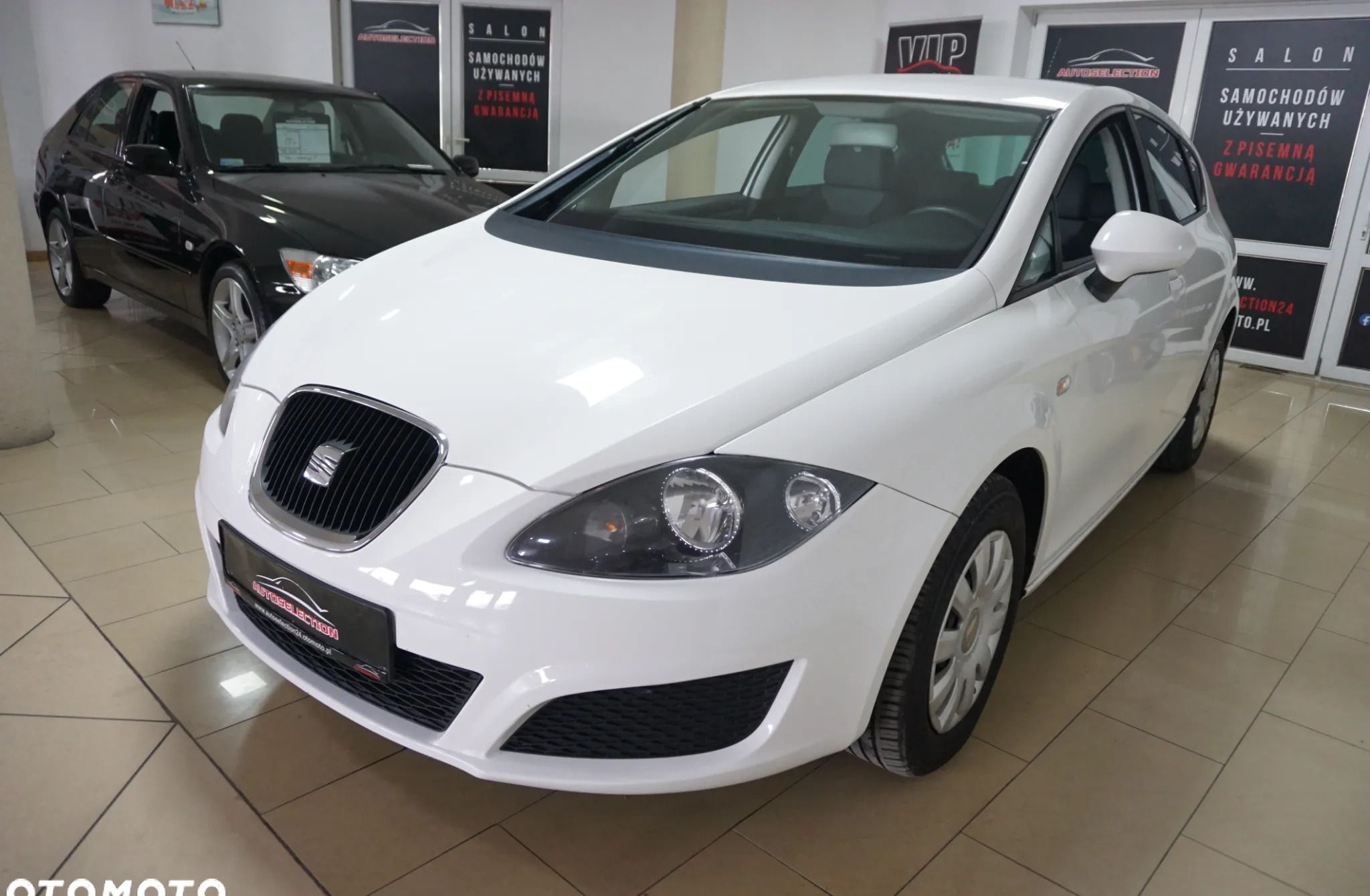 Seat Leon cena 23900 przebieg: 101800, rok produkcji 2010 z Piaseczno małe 704